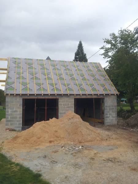Construction d'un double garage au Neubourg 27 , proche de Bourgtheroulde