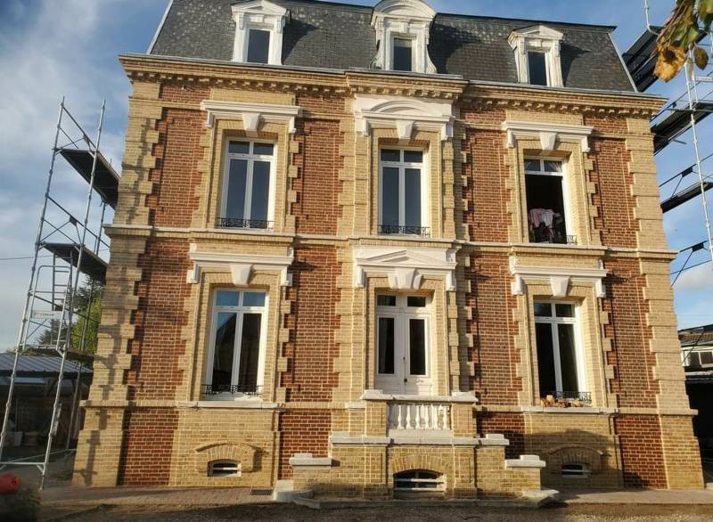 Rénovation de façade en brique fini 